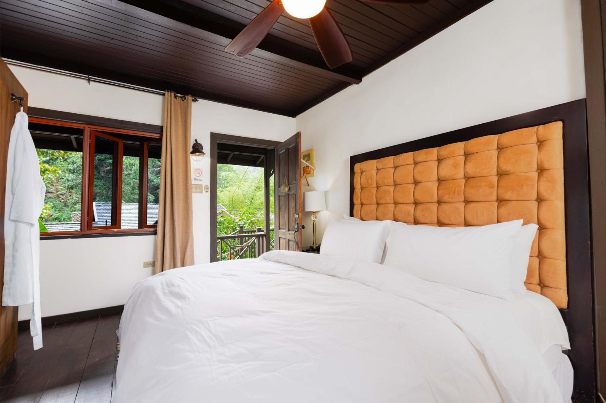Serendipity Holistic Resort Spa Kingston Bagian luar foto