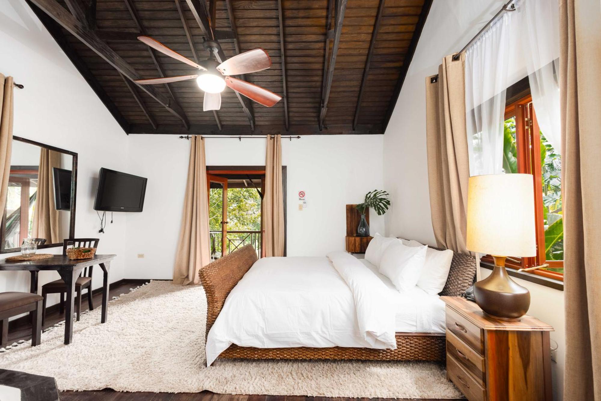 Serendipity Holistic Resort Spa Kingston Bagian luar foto