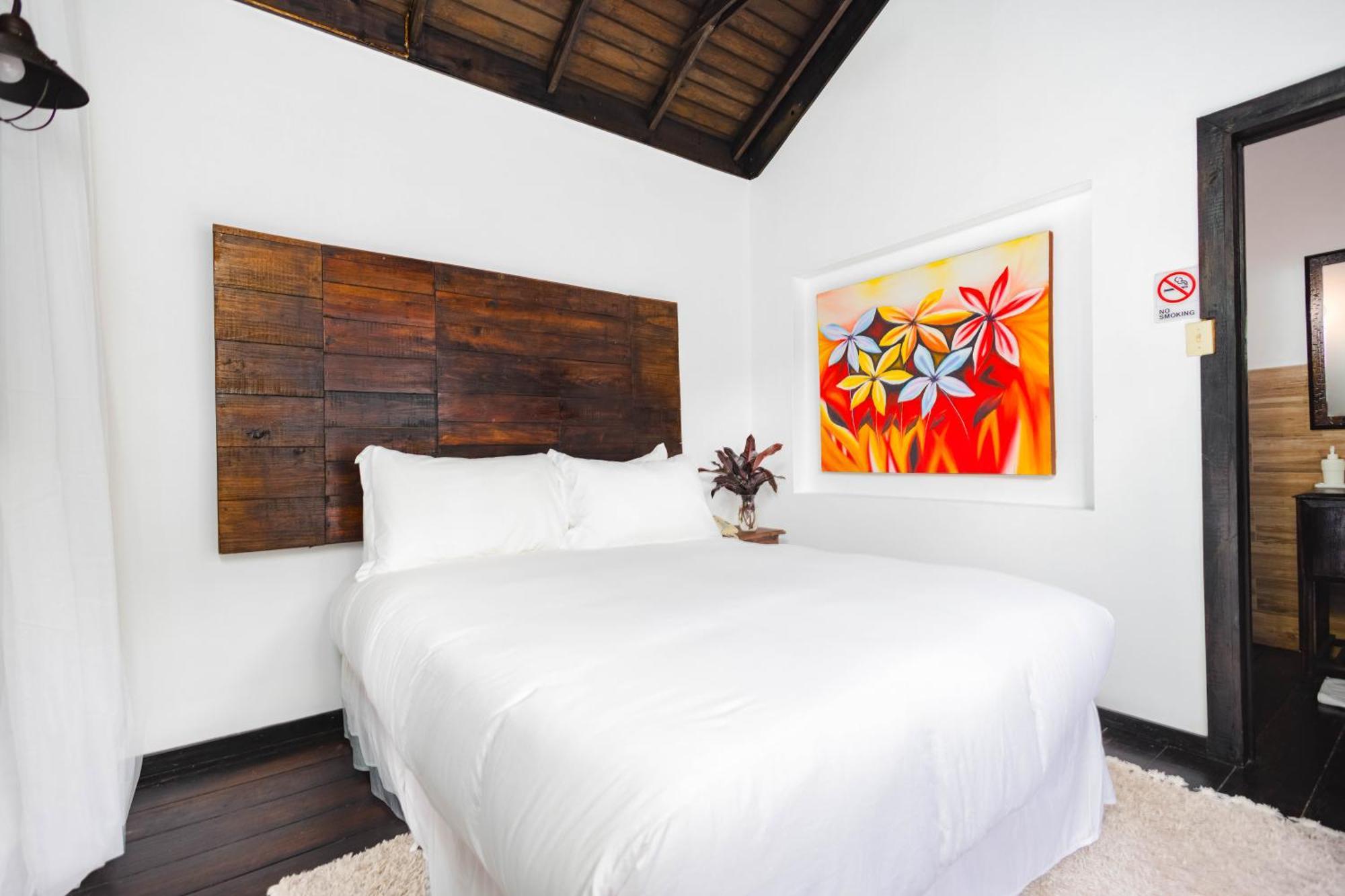 Serendipity Holistic Resort Spa Kingston Bagian luar foto